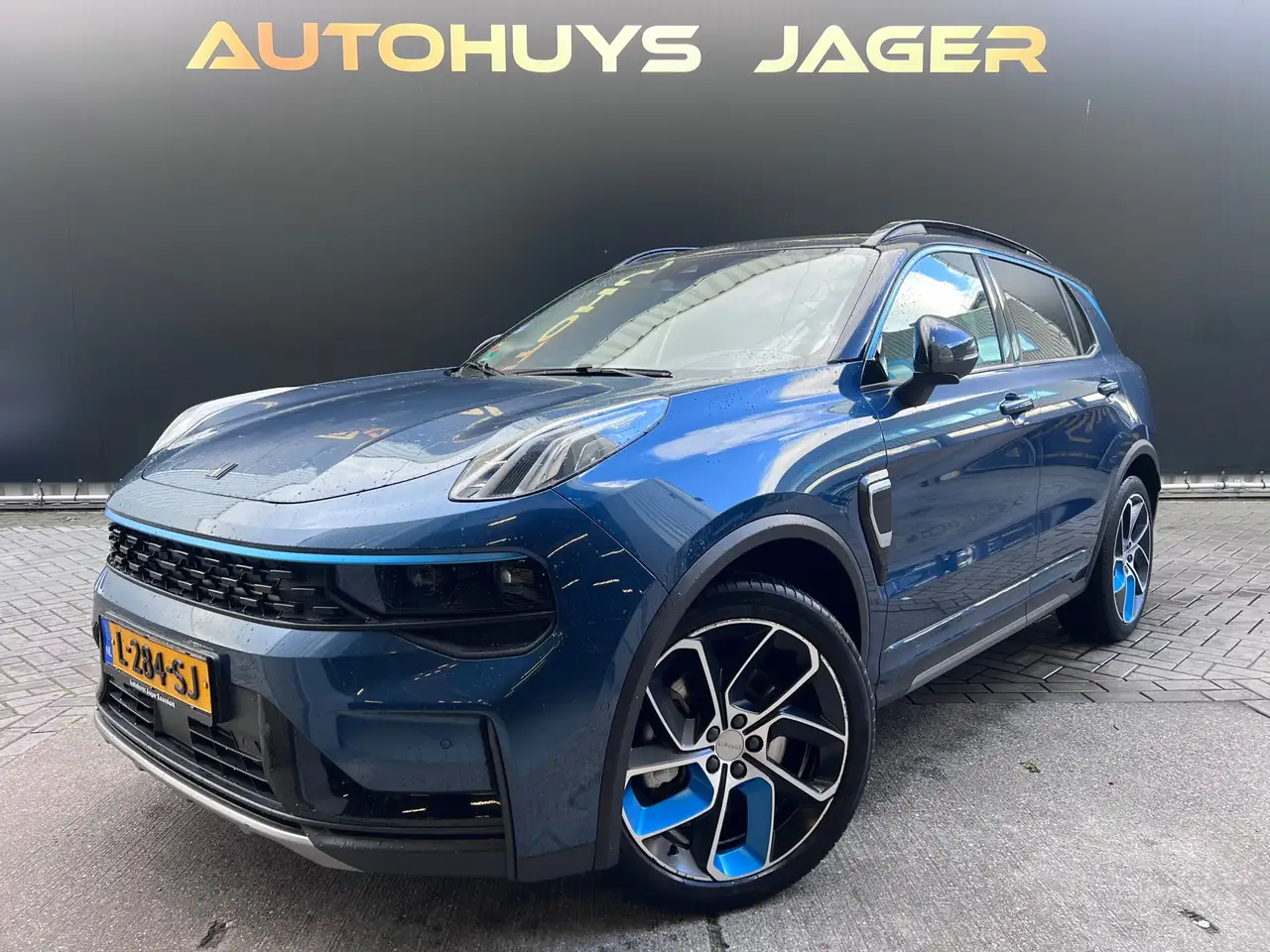 Lynk & Co 01 1.5 - Trekhaak SOH 94% Pano Carplay Memory Camera — photo 1 of 40