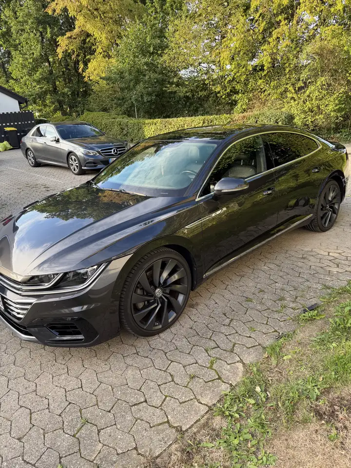 Volkswagen Arteon R-Line 4Motion — photo 1 of 14