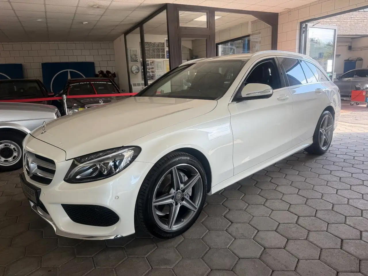 Mercedes-Benz C 180 T Avantgarde/AMG/Autom/Weißmet/Wunderschön — photo 1 of 15