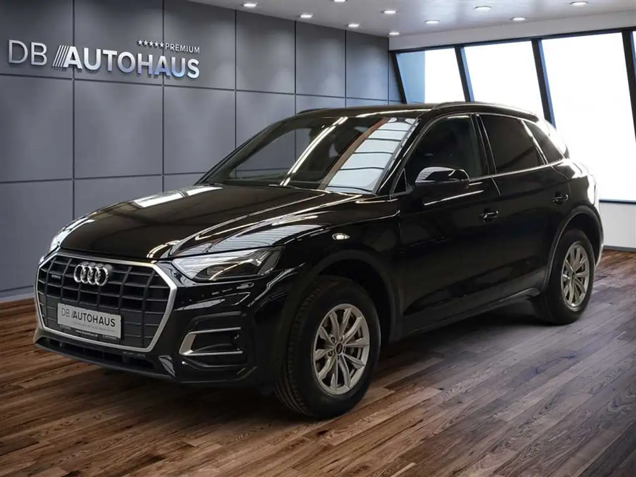 Audi Q5 40 2.0 TDI quattro S-tronic — photo 1 of 15