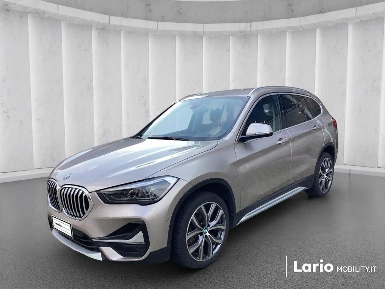 BMW X1 sdrive18i xLine 136cv auto — photo 1 of 12