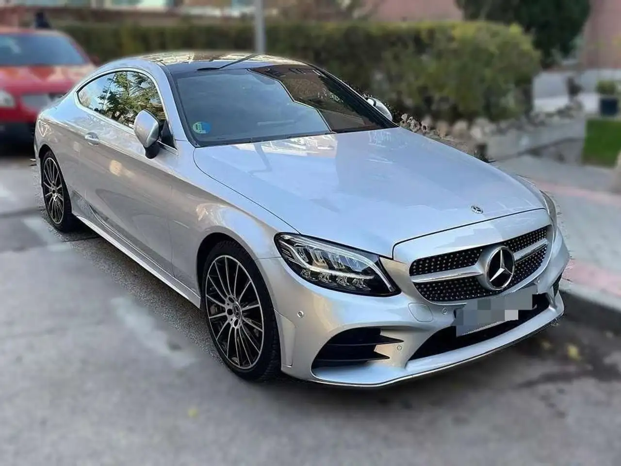 Mercedes-Benz C 200 Coupé — photo 1 of 4