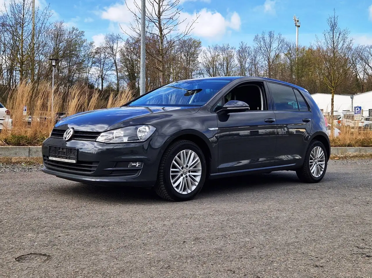 Volkswagen Golf Cup BMT/Navi/PDC vorne+hinten/Euro6/Xenon/Alufelgen/Finanzierung ab 6,99% — photo 1 of 15