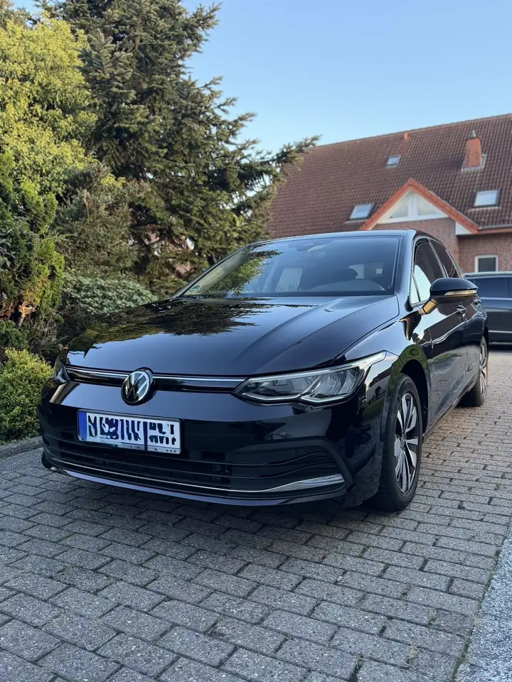 Volkswagen Golf Golf 8, Move 2,0 TDI — photo 1 of 12