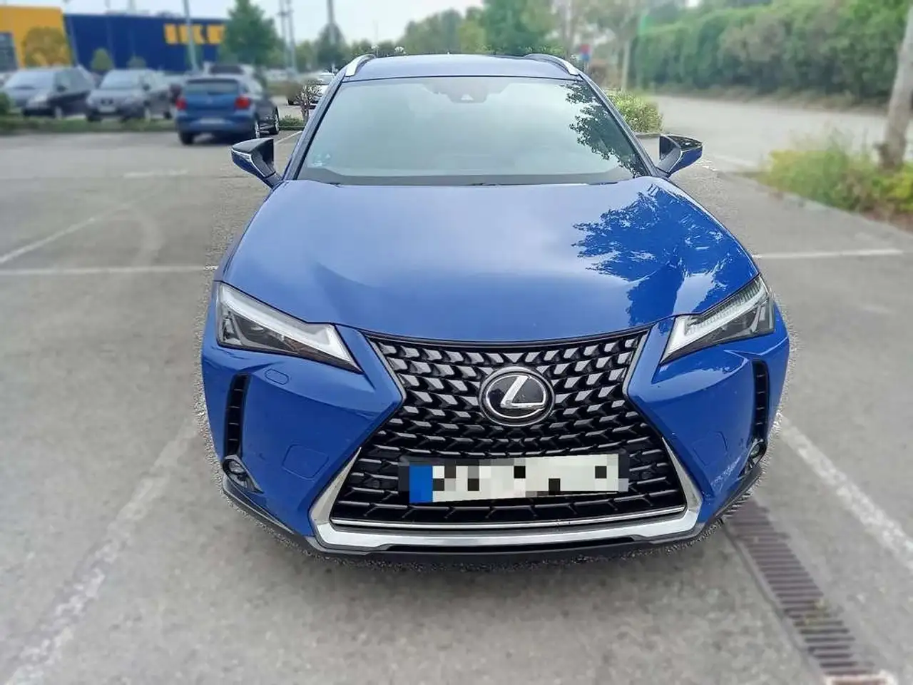 Lexus UX 250h 2.0 Business — photo 1 of 15