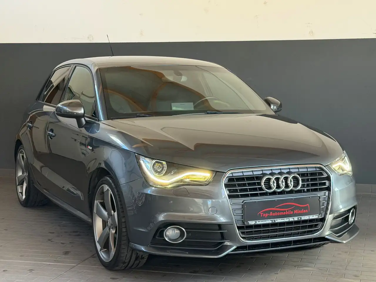 Audi A1 1.6 S-line/Sportpaket/KLIMA/1HAND/TÜV NEU — photo 1 of 22