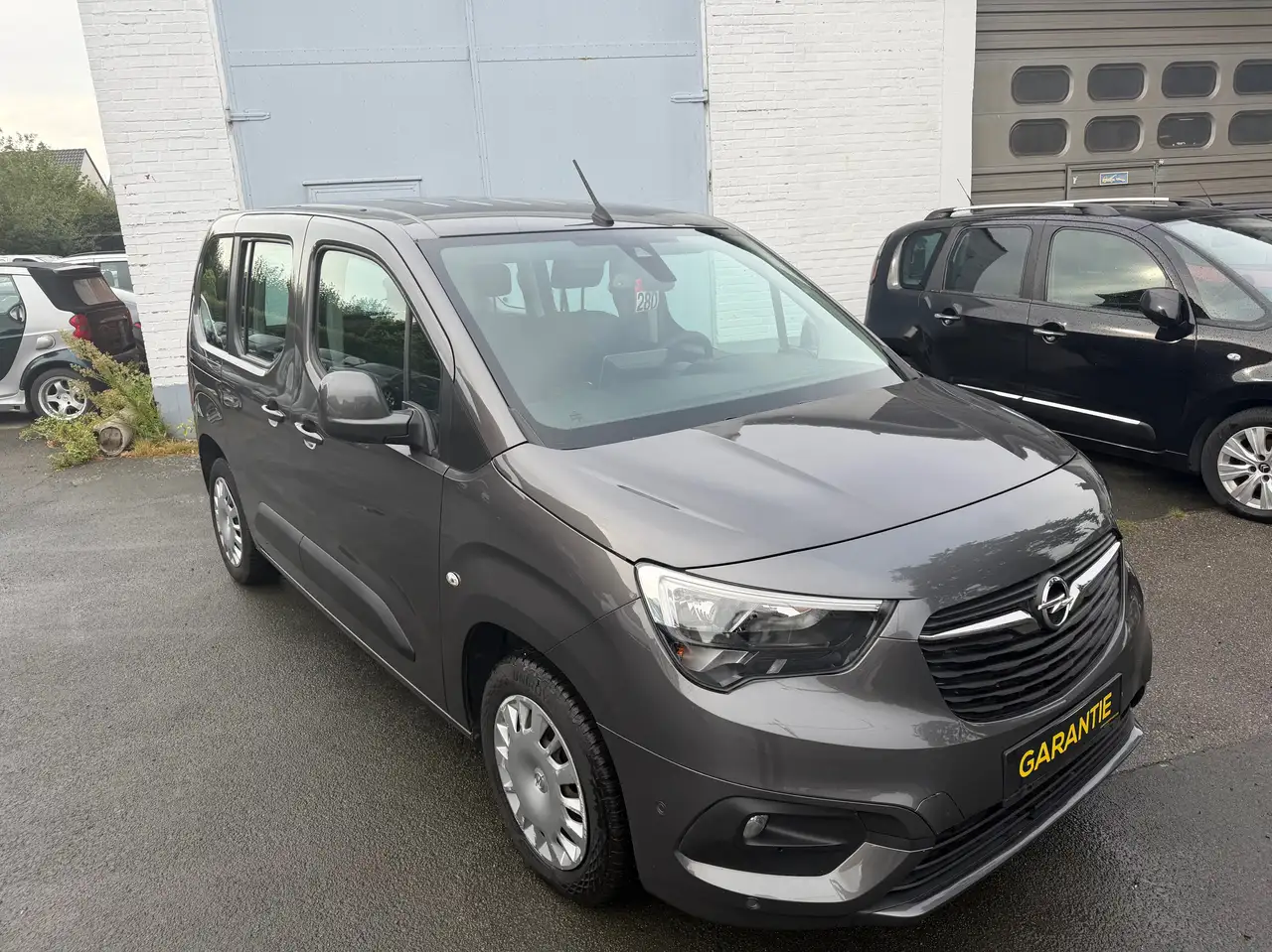 Opel Combo Life Life 1.5D Navi / Camera/ CarPlay / Garantie — photo 1 of 15