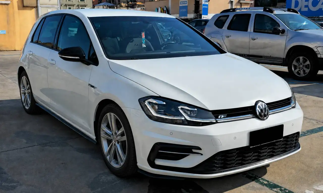 Volkswagen Golf Golf 5p 1.5 TSI RLine 150cv DSG — photo 1 of 10