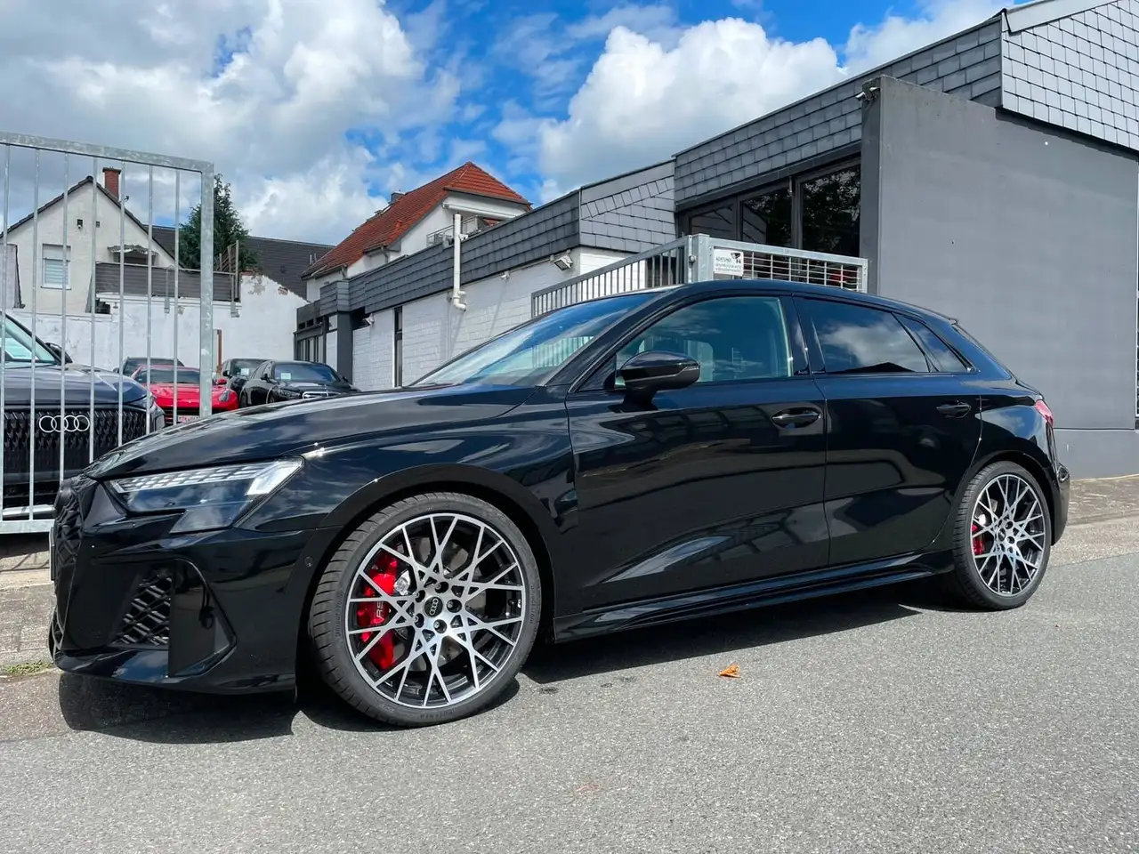 Audi RS3 Sportback |RS-Schalensitze|ACC|SONOS|HUD|19" — photo 1 of 40