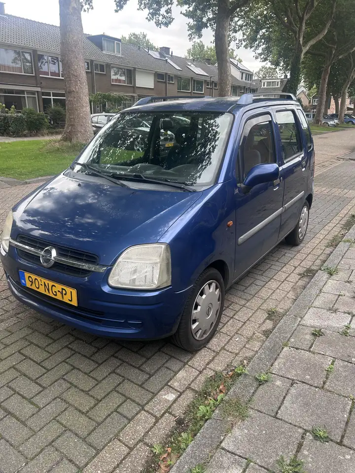 Opel Agila 1.2-16V Color Edition — photo 1 of 5