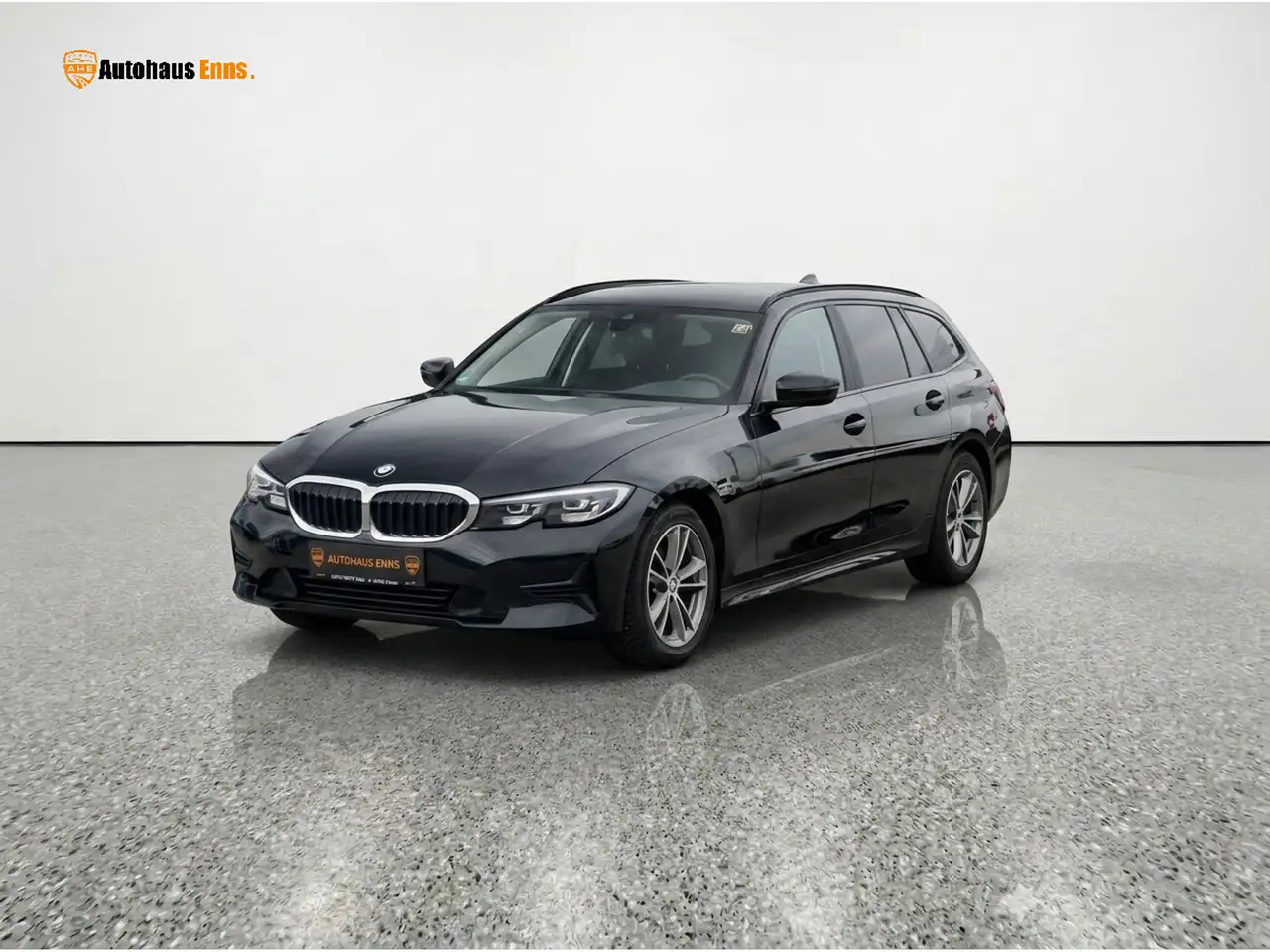 BMW Sonstige 3er / Automatik / Navi / Klima / Sitzheiz. / Individual Lenkrad / Lederlenkr. / LED-Scheinwerfer — photo 1 of 23