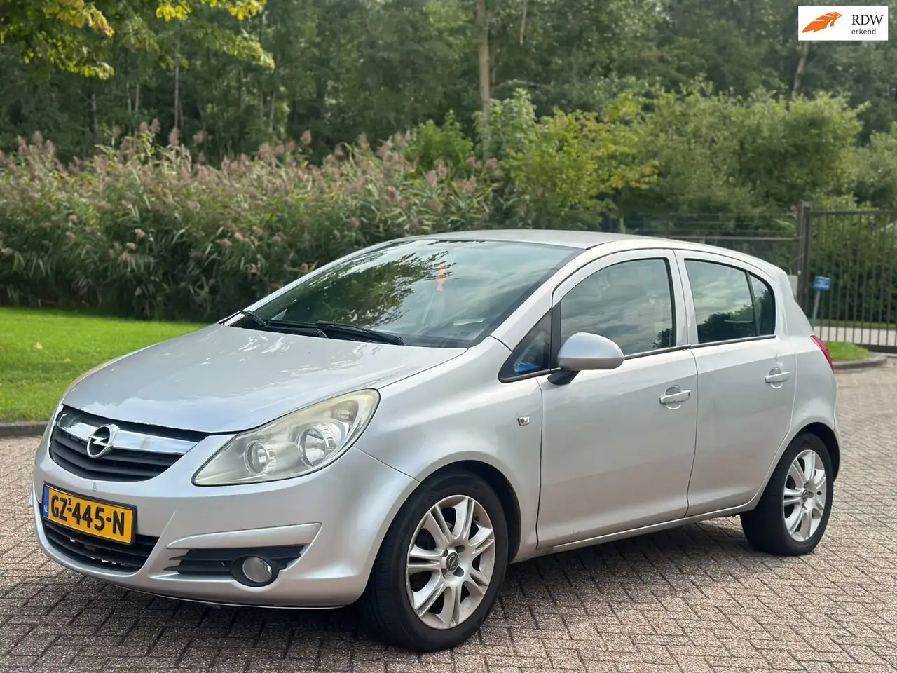 Opel Corsa 1.2-16V Cosmo/INRUILKOOPJE — photo 1 of 14