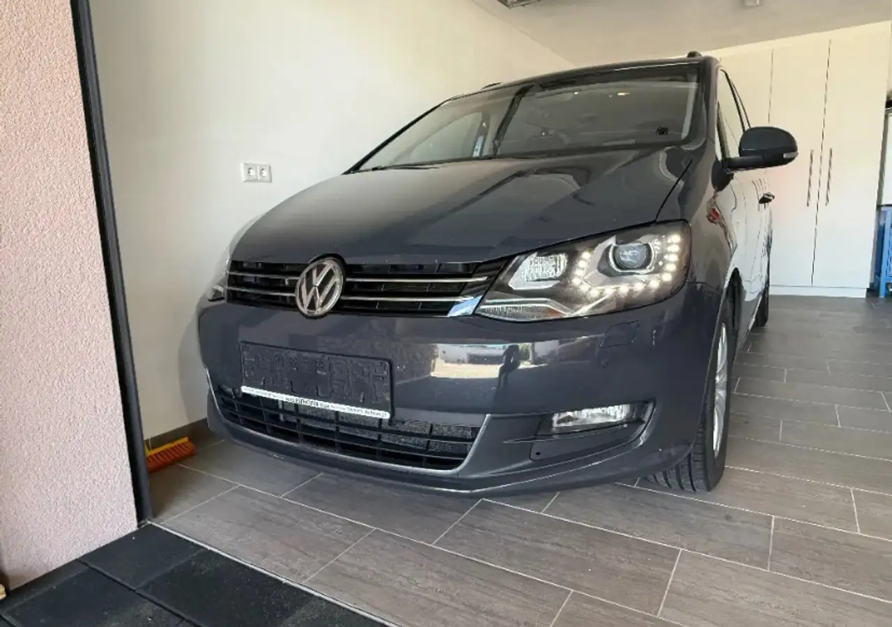 Volkswagen Sharan Comfortline BMT SCR 2,0 TDI — photo 1 of 15
