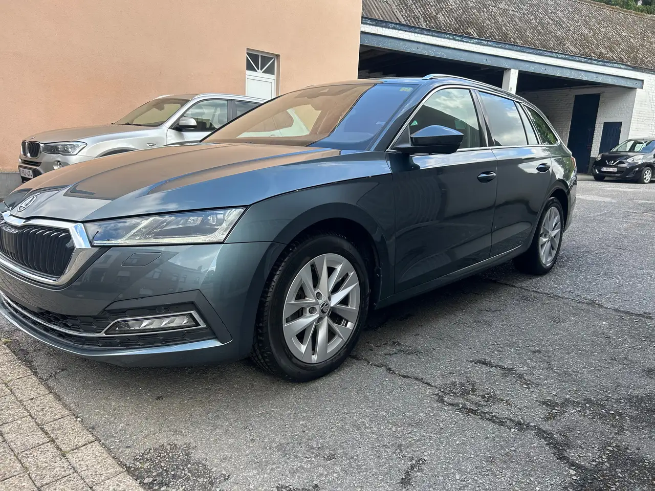 Skoda Octavia Octavia SW hybrideTSI Style DSG 12 mois de garantie — photo 1 of 15