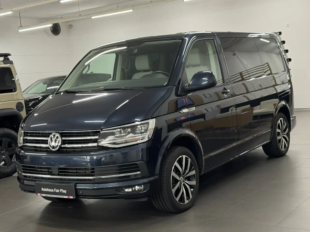 Volkswagen T6 Multivan DSG AHK/CARPLAY/ACC/U-FREI! — photo 1 of 17
