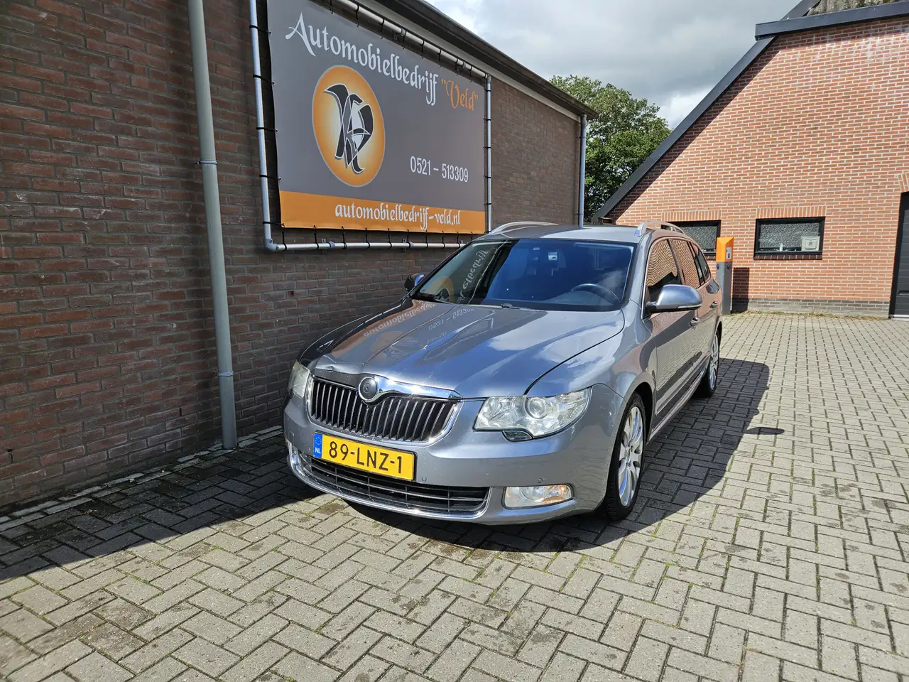 Skoda Superb Combi 1.8 TSI Elegance Business Line — photo 1 of 36