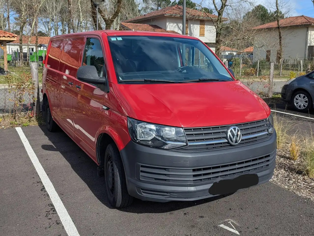 Volkswagen T6 Transporter — photo 1 of 8