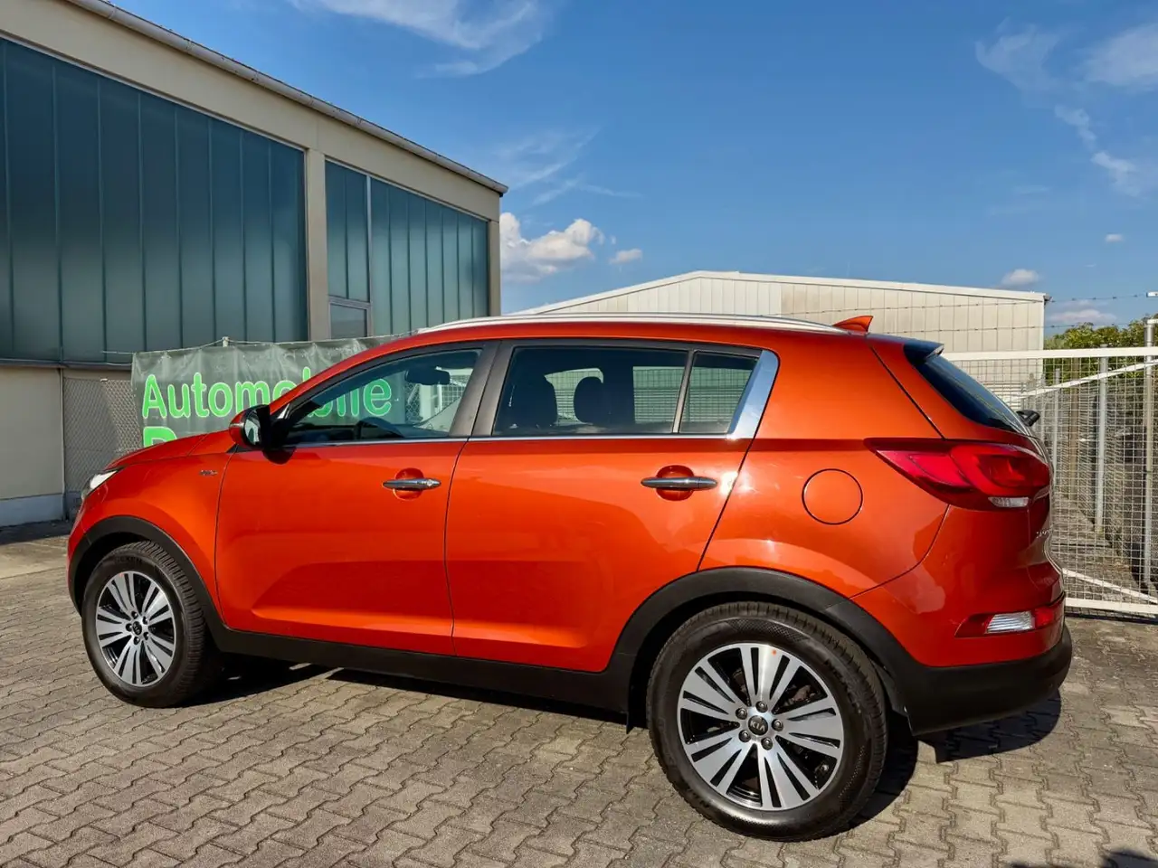 Kia Sportage 2.0 GDI Spirit 4WD°AHK°XENON°NAVI°PDC — photo 1 of 40