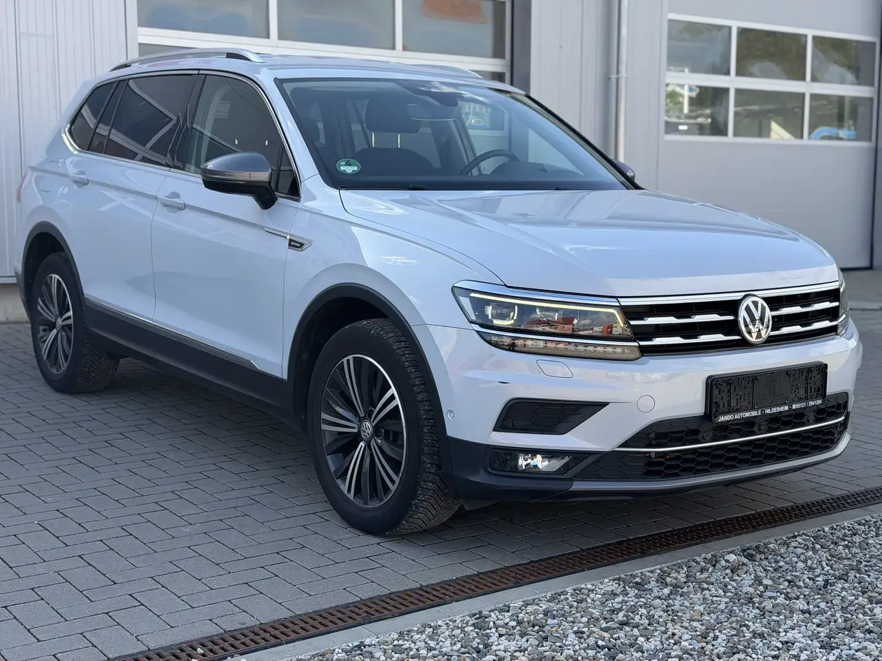 Volkswagen Tiguan Allspace Highline 4Motion — photo 1 of 20