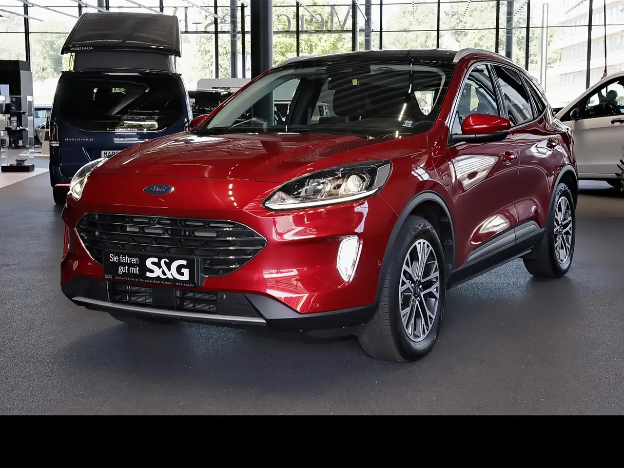 Ford Kuga 2.5 Duratec Plug-in-Hybrid PHEV Titanium — photo 1 of 18