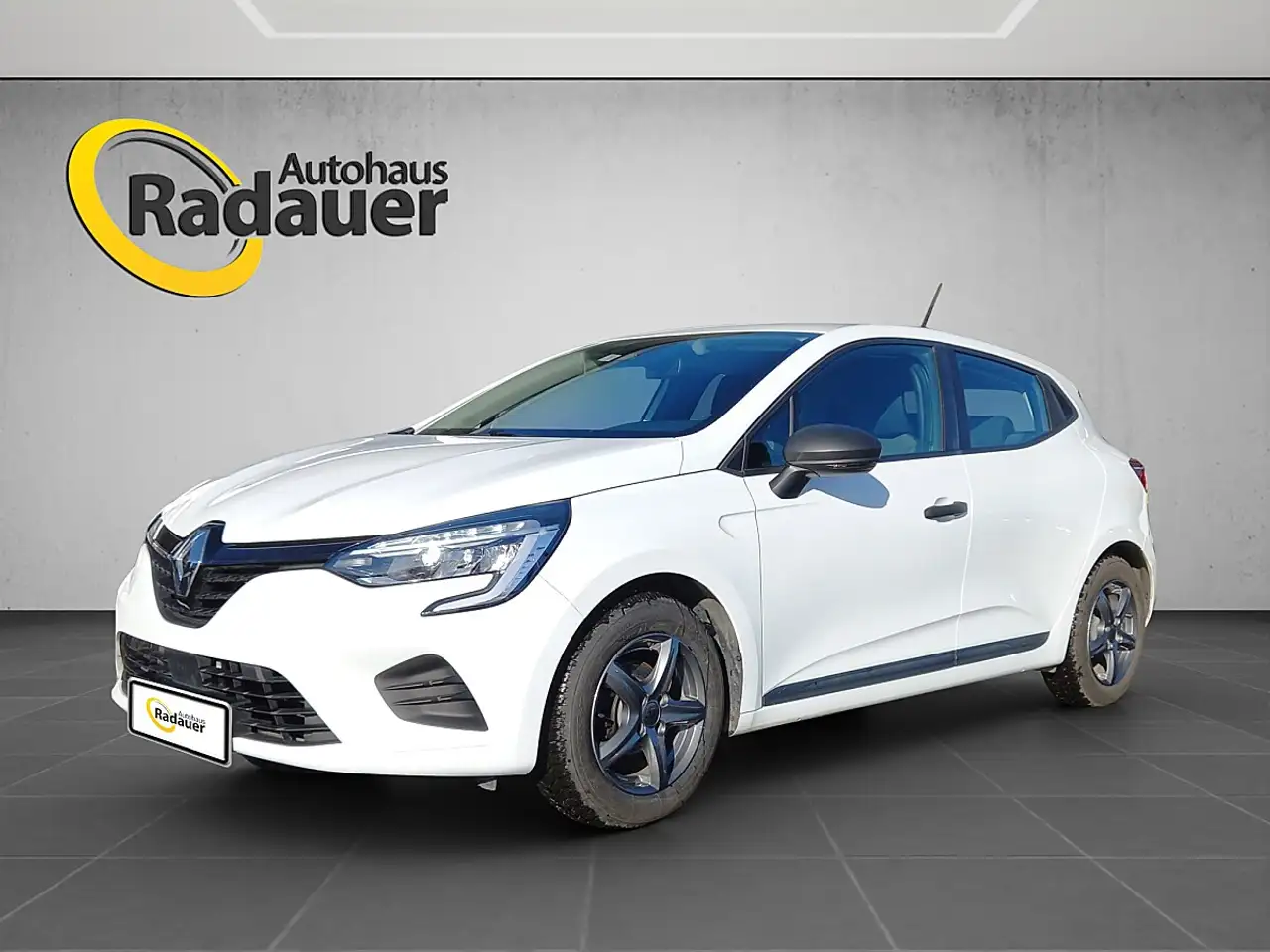 Renault Clio Life SCe 75 — photo 1 of 21