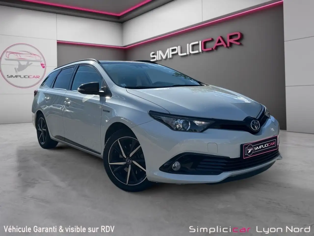 Toyota Auris COLLECTION — photo 1 of 18