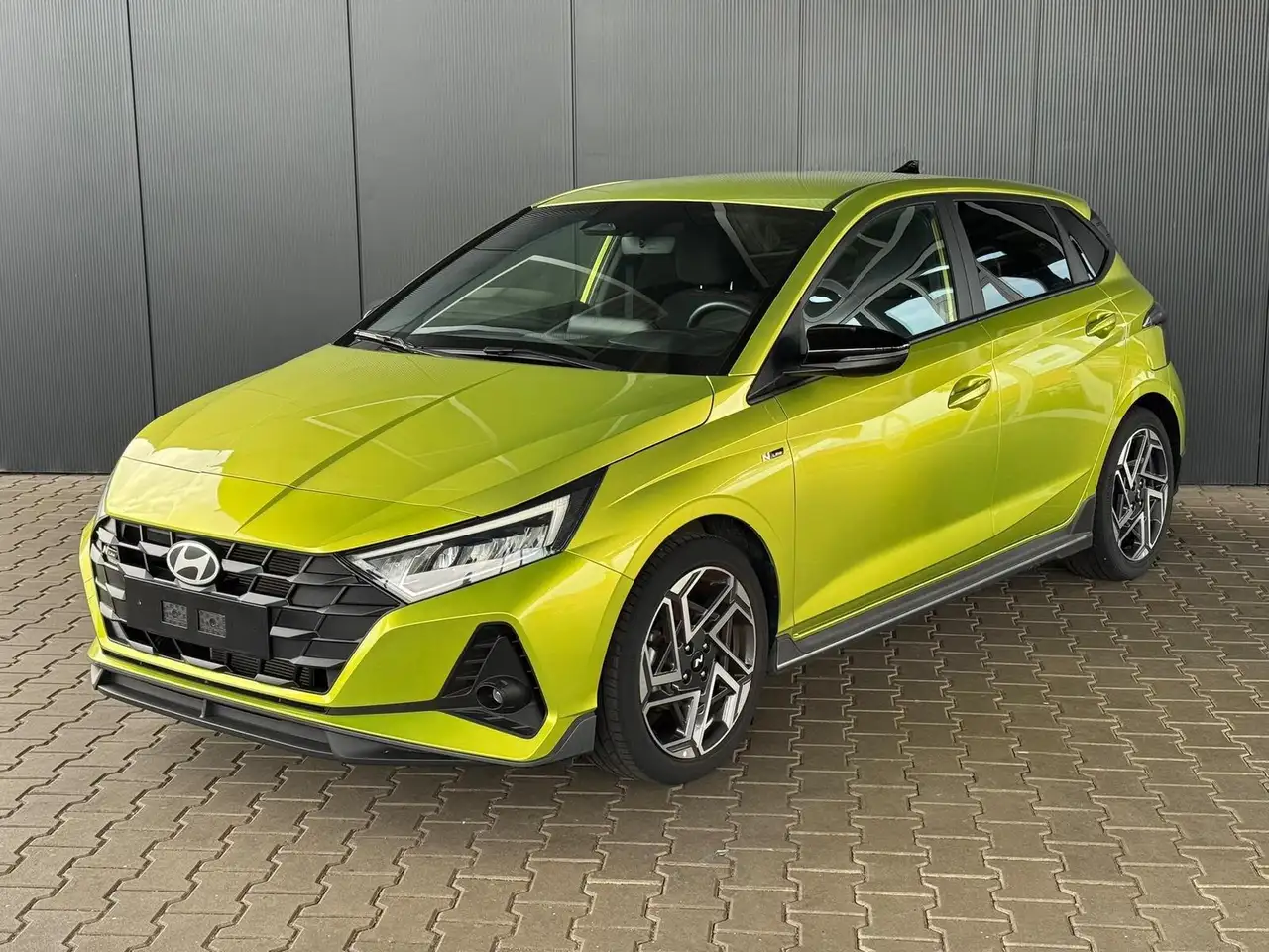 Hyundai i20 1.2 MPI N-Line / LED Tempomat Navi Rückfahrkame... — photo 1 of 15