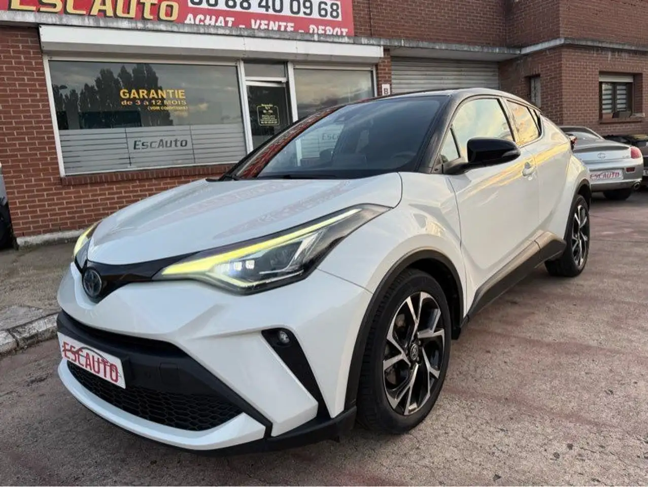 Toyota C-HR 1,8 hybrid 122h 2020 67000kms — photo 1 of 10