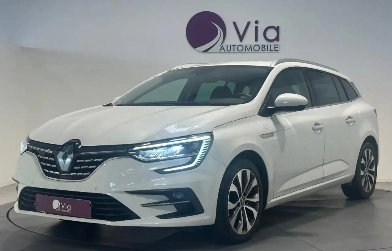 Renault Megane TCE 140 Intens, BVA, entretien complet, eclairage ambiant, carplay, attelage — photo 1 of 24