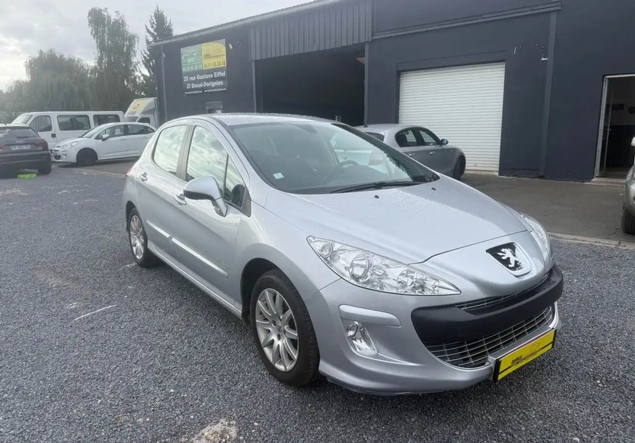 Peugeot 308 OXYGO 2010 1L6 HDI 92 CHX -PREMIERE MAIN- — photo 1 of 5