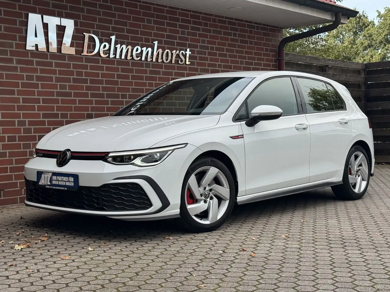 Volkswagen Golf VIII Lim. GTI Automatik*Led*Carplay — photo 1 of 27