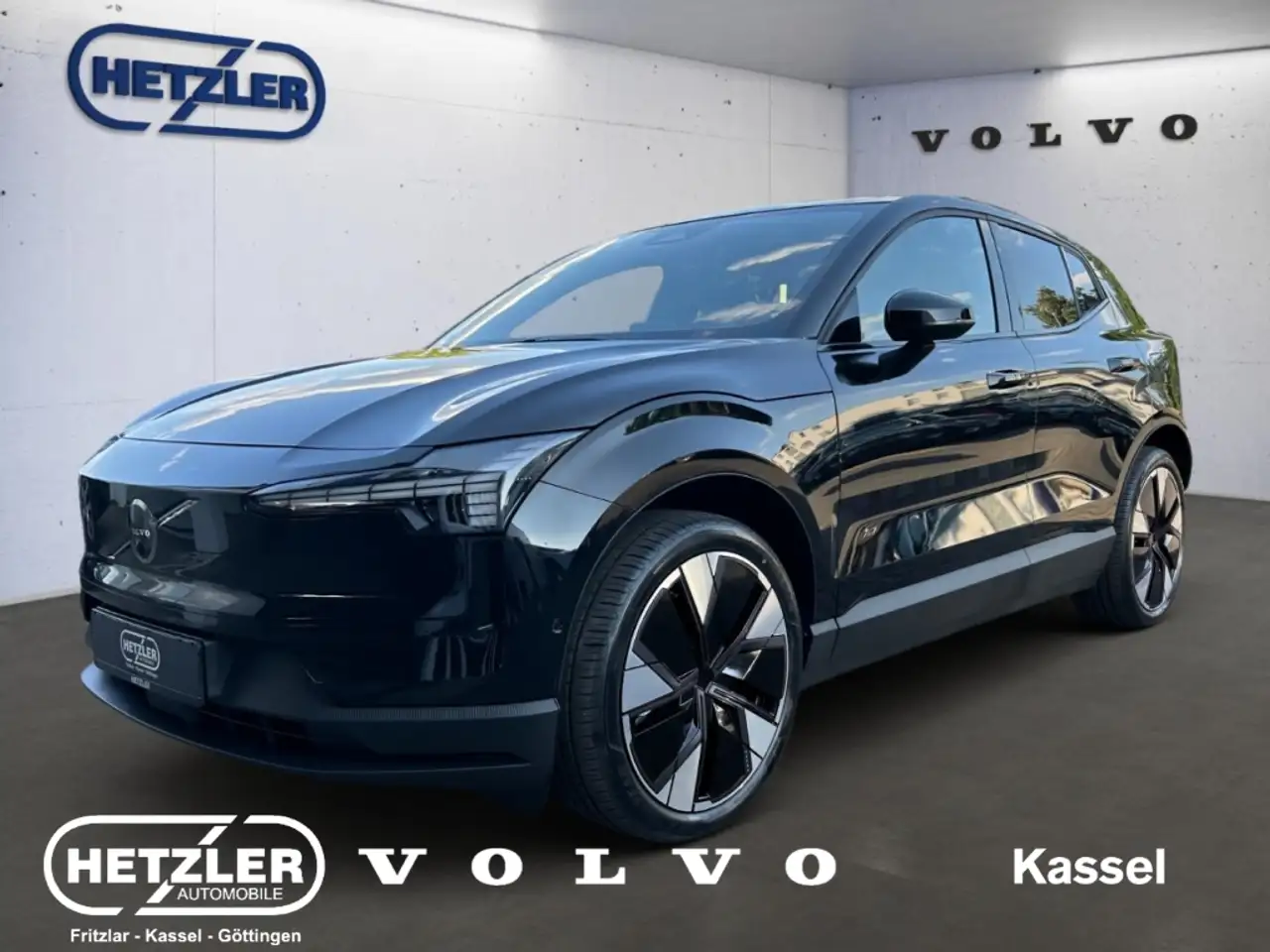 Volvo EX30 Single Extended Range RWD Ultra Panorama Memory Si — photo 1 of 19