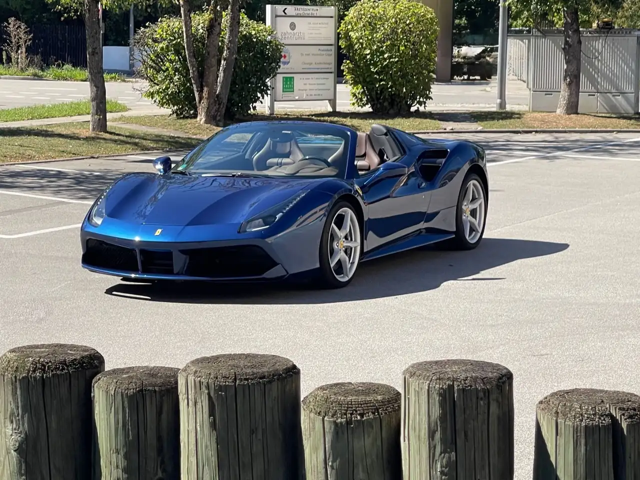 Ferrari 488 *Blu TDF*Racing-Seats*Lift*Carbon-Pack — photo 1 of 40