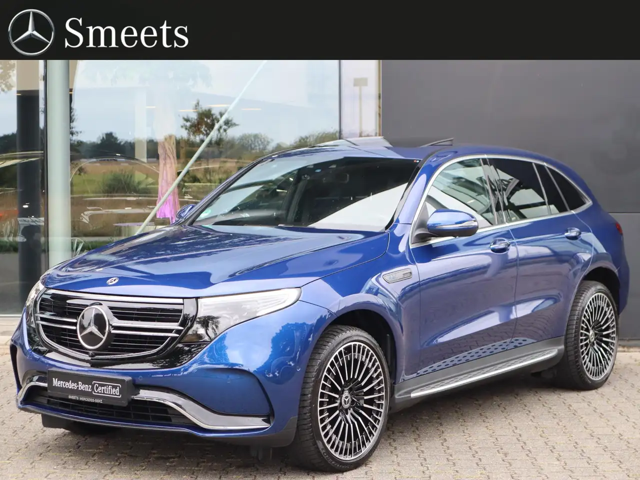Mercedes-Benz EQC 400 4MATIC Premium Plus 80 kWh — photo 1 of 37