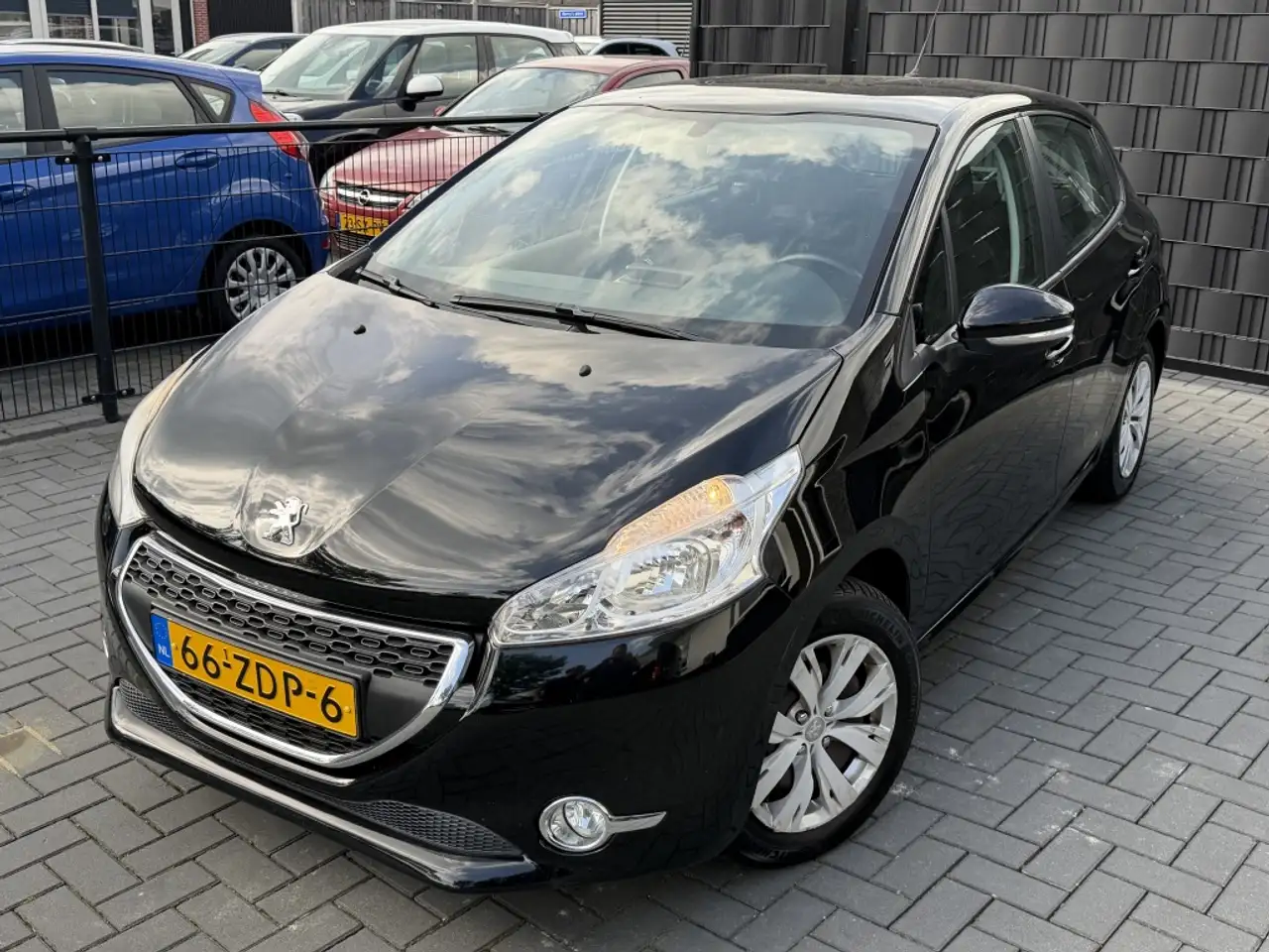 Peugeot 208 1.2 VTi Access| AIRCO| CRUISE| NAP| RIEM VV| NWE A — photo 1 of 15
