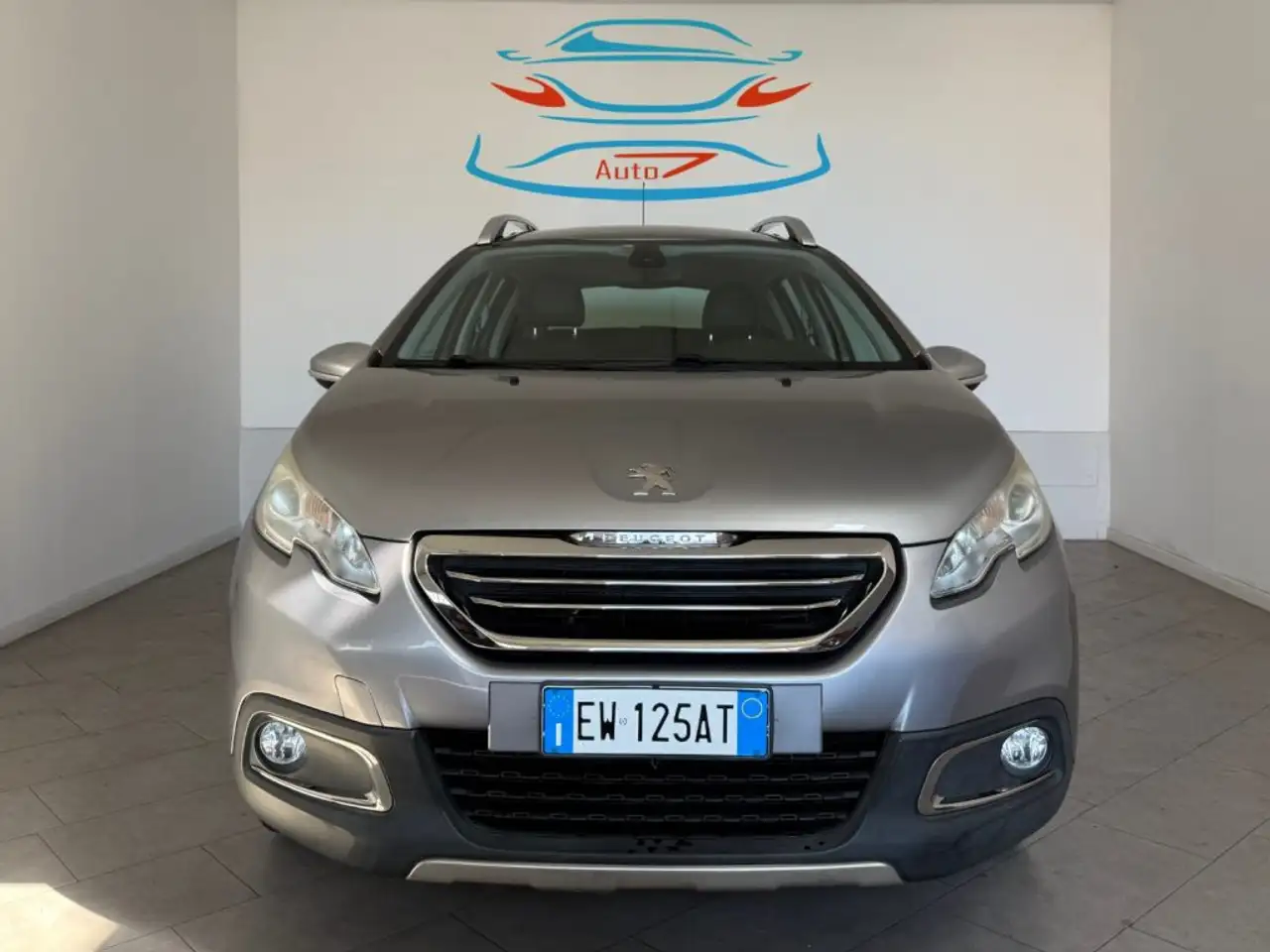 Peugeot 2008 1° serie PureTech 82 Allure — photo 1 of 15