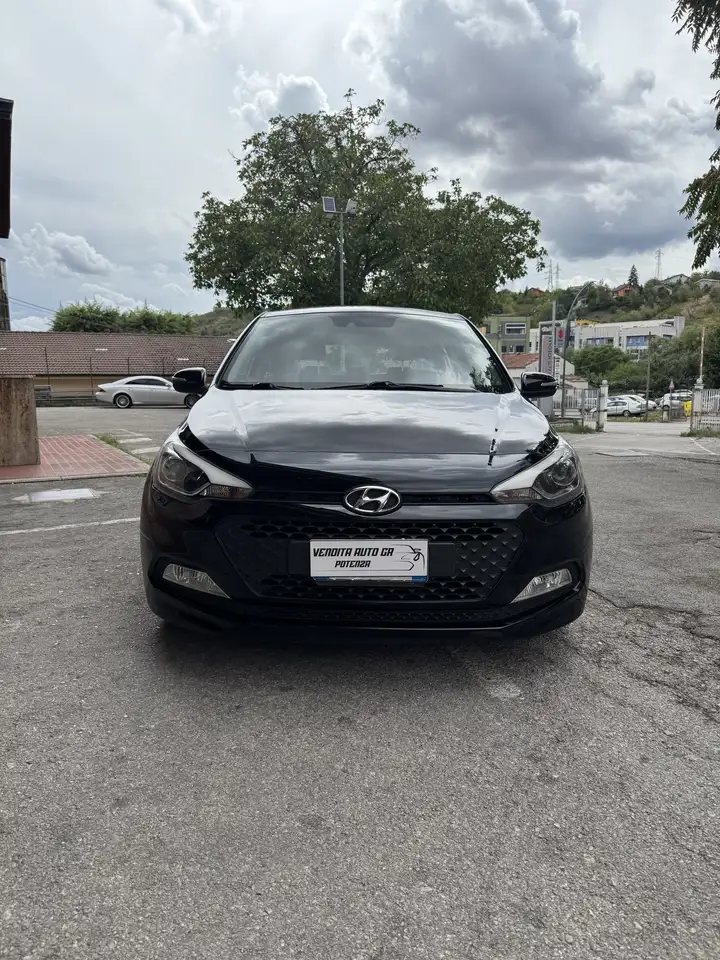 Hyundai i20 5p 1.2 Style 84cv — photo 1 of 15