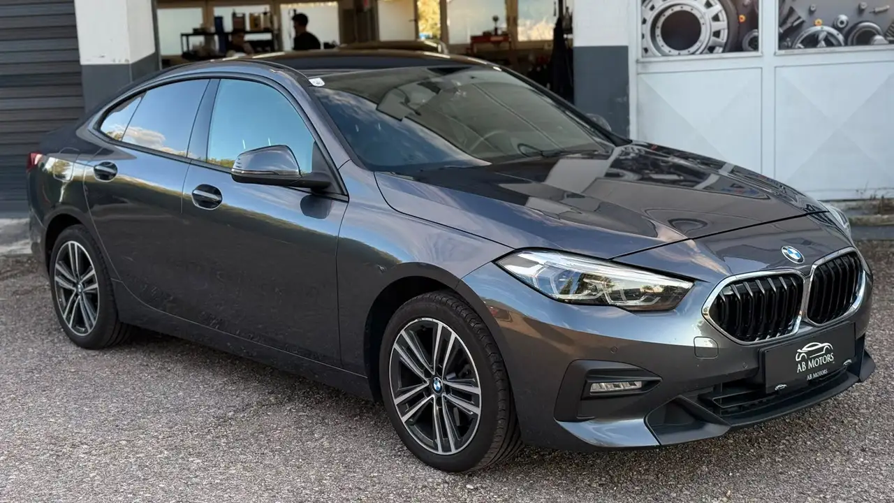 BMW 218 Gran Coupe - 218i — photo 1 of 15
