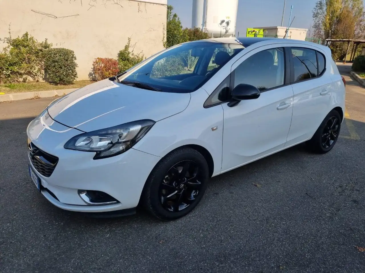 Opel Corsa 1.2 — photo 1 of 1