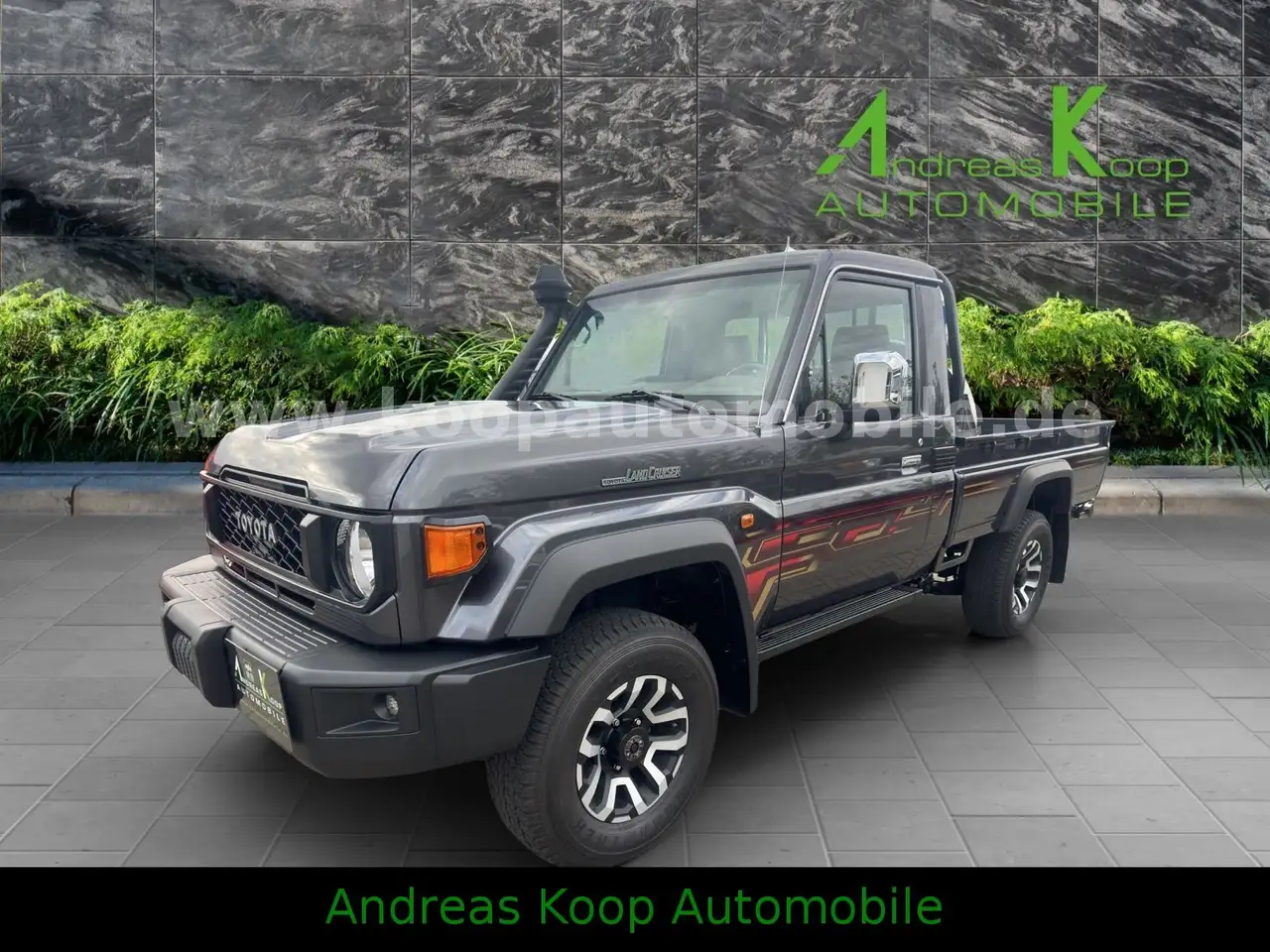 Toyota Land Cruiser GDJ 79SC 2,8-Diesel Aut LX-Z SOFORT — photo 1 of 15