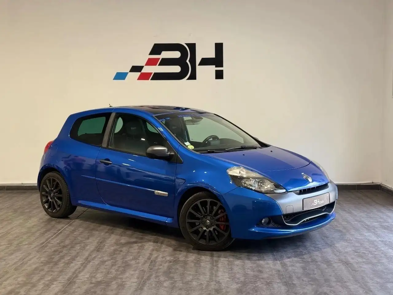 Renault Clio 2.0 200CV RS / BLEU MONAKO/ FINITION LUXE / SUIVI COMPLET / GARANTIE 3 MOIS / — photo 1 of 31