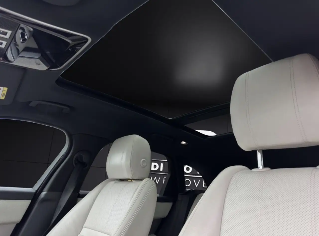 Land Rover Range Rover Velar 2.0 i4 R-Dynamic HSE 240cv auto — photo 1 of 12