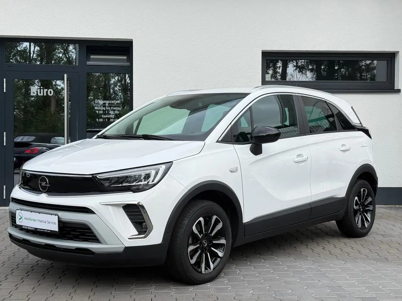 Opel Crossland Elegance — photo 1 of 27