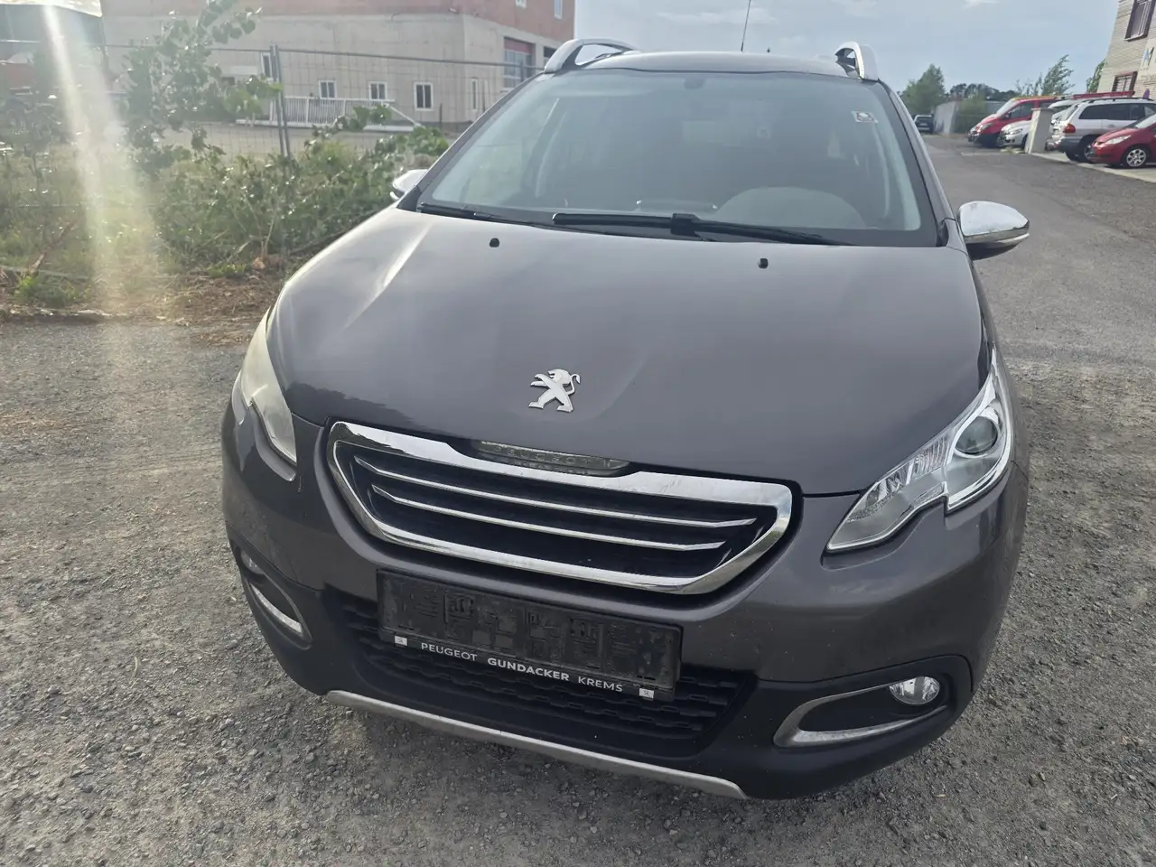 Peugeot 2008 e-HDi FAP 92 STOP & START Style — photo 1 of 20