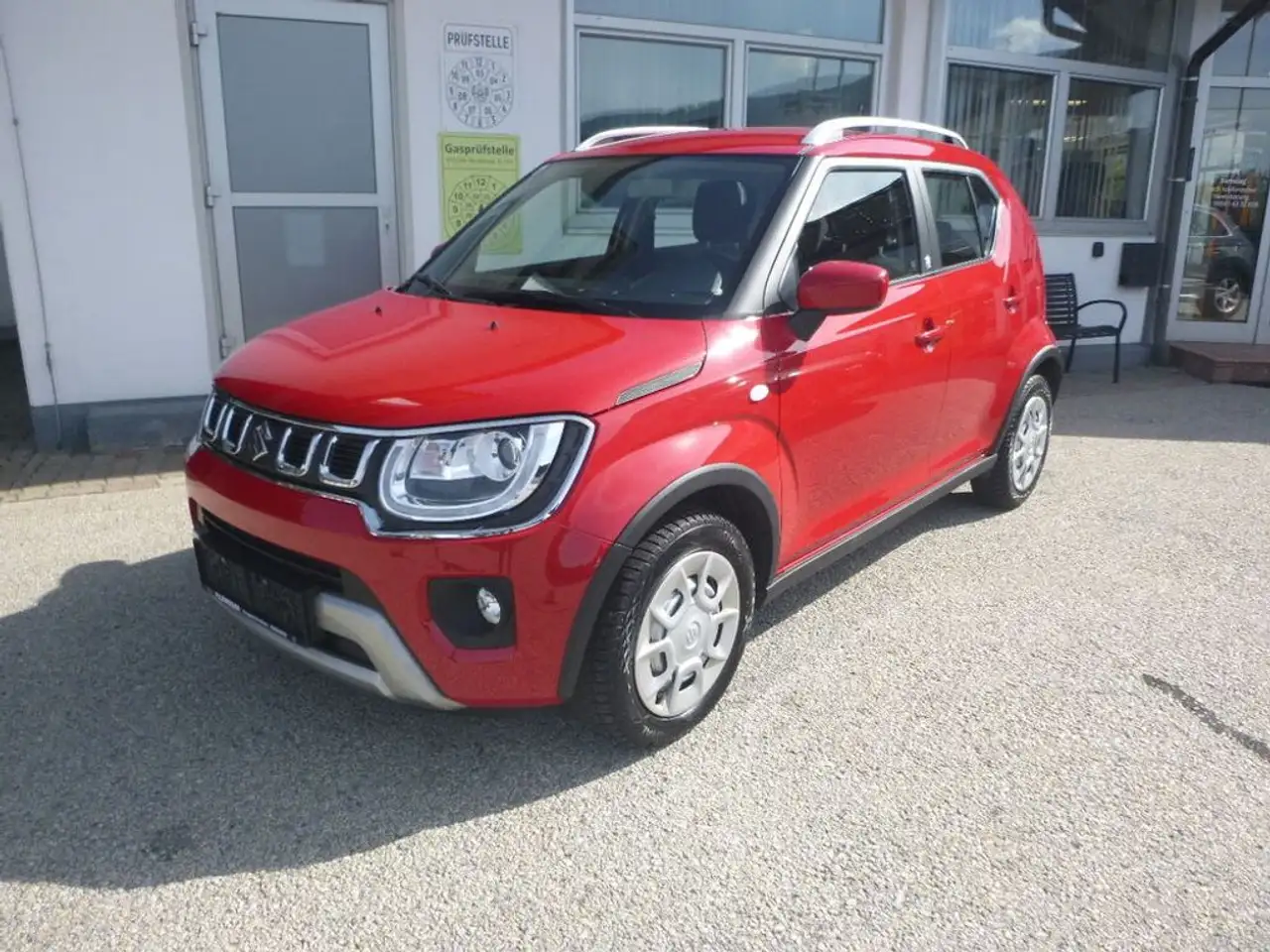 Suzuki Ignis Pure 4x4 — photo 1 of 7