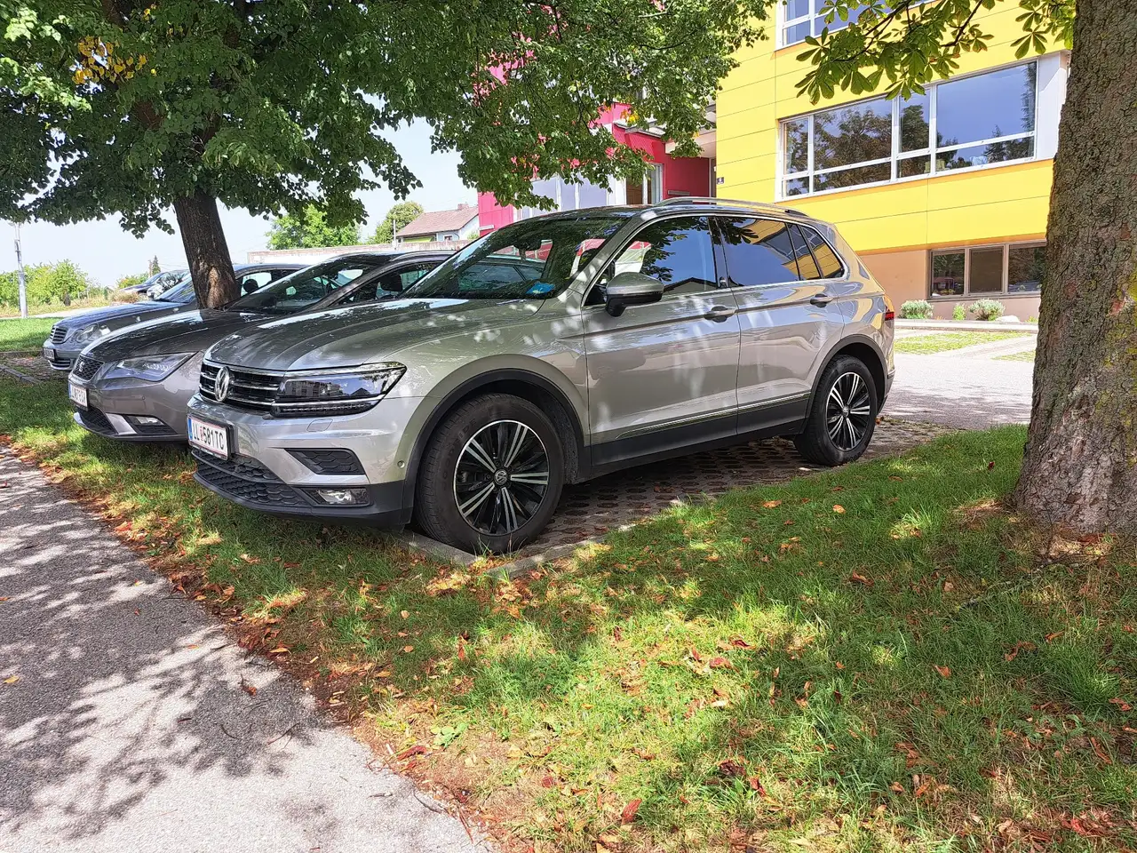 Volkswagen Tiguan 2.0 TDI SCR (BlueMotion Technology) DSG Sound — photo 1 of 16