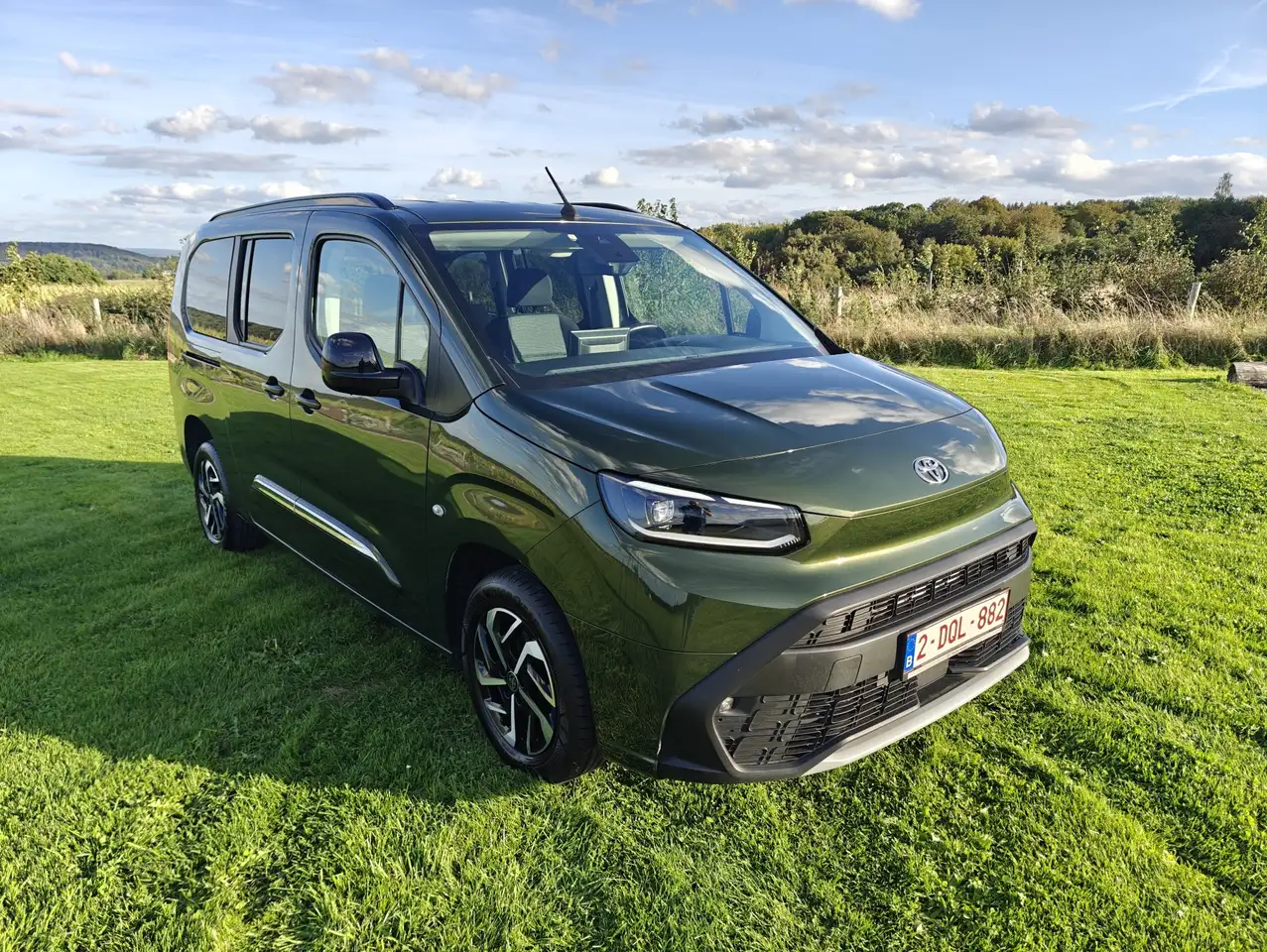 Toyota Proace City Verso LWB 1.5 D-4D Family — photo 1 of 15