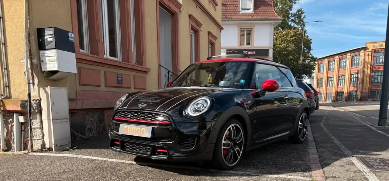 MINI One 2.0 231 john cooper works ultimate-toit ouvrant-camera de recul garantie 6 mois — photo 1 of 30