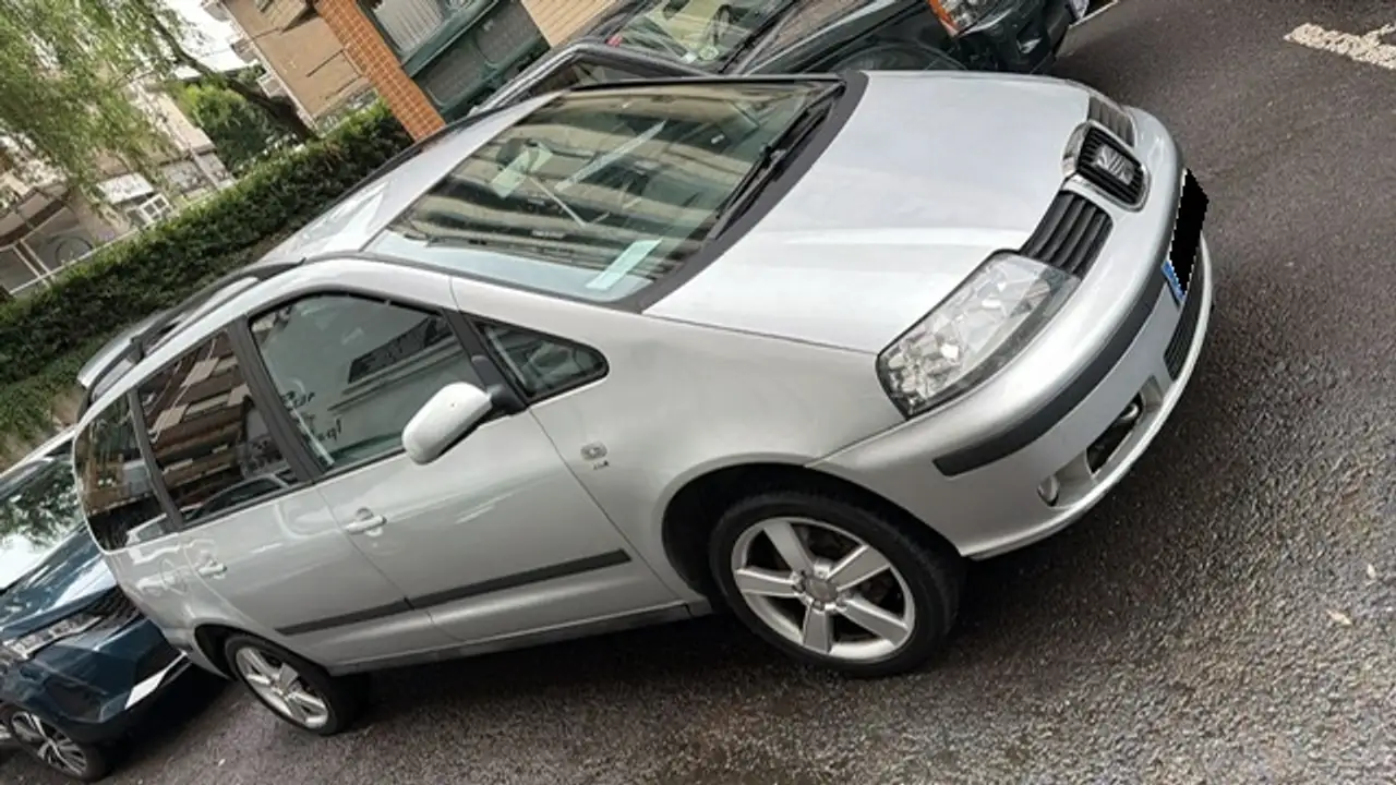 SEAT Alhambra 1.9TDi Reference Plus — photo 1 of 8
