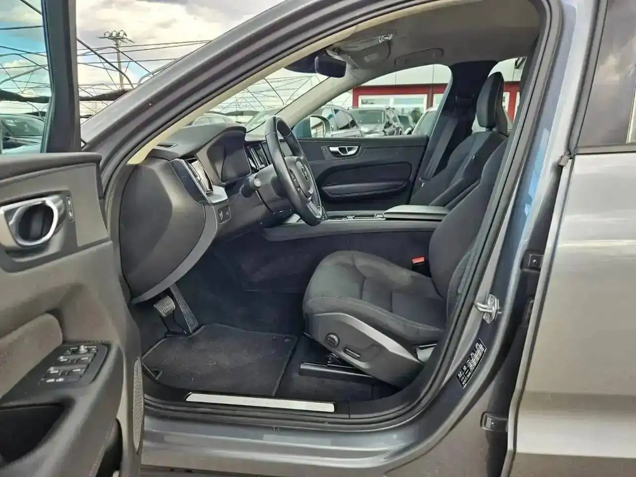2021 Volvo XC60 XC60 2.0 b4 Momentum Business awd auto -GE726SL, photograph 6